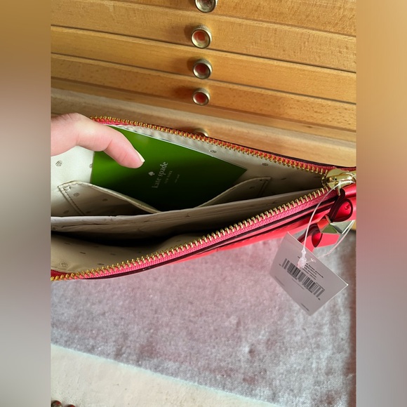 Kate Spade medium beau pouch purse. New!! - Picture 3 of 5